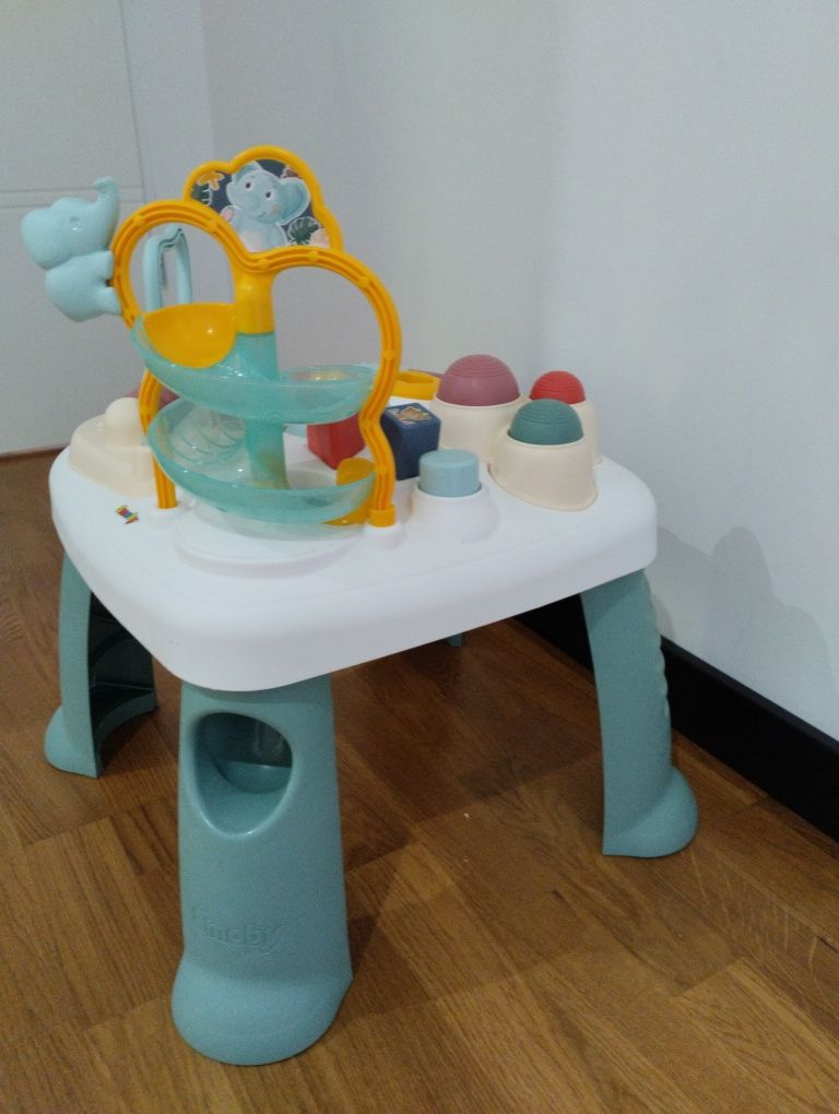 Stolik dla  niemowląt