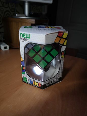 Оригинальный кубик Рубика 3х3 в подарочной упаковке.