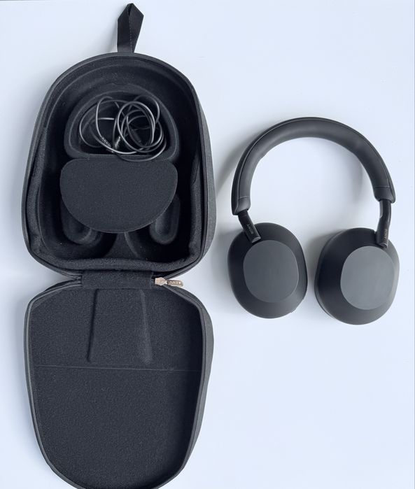 Słuchawki nauszne Sony WH-1000XM5 czarne