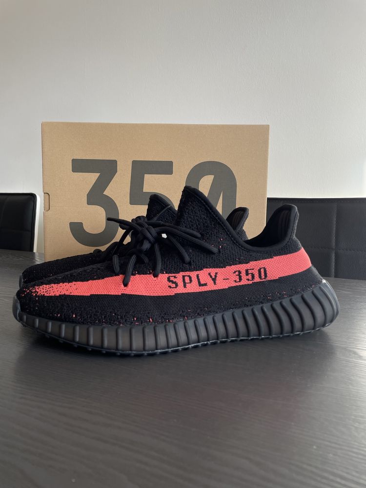 Adidas yeezy boost 350 v2 red stripe