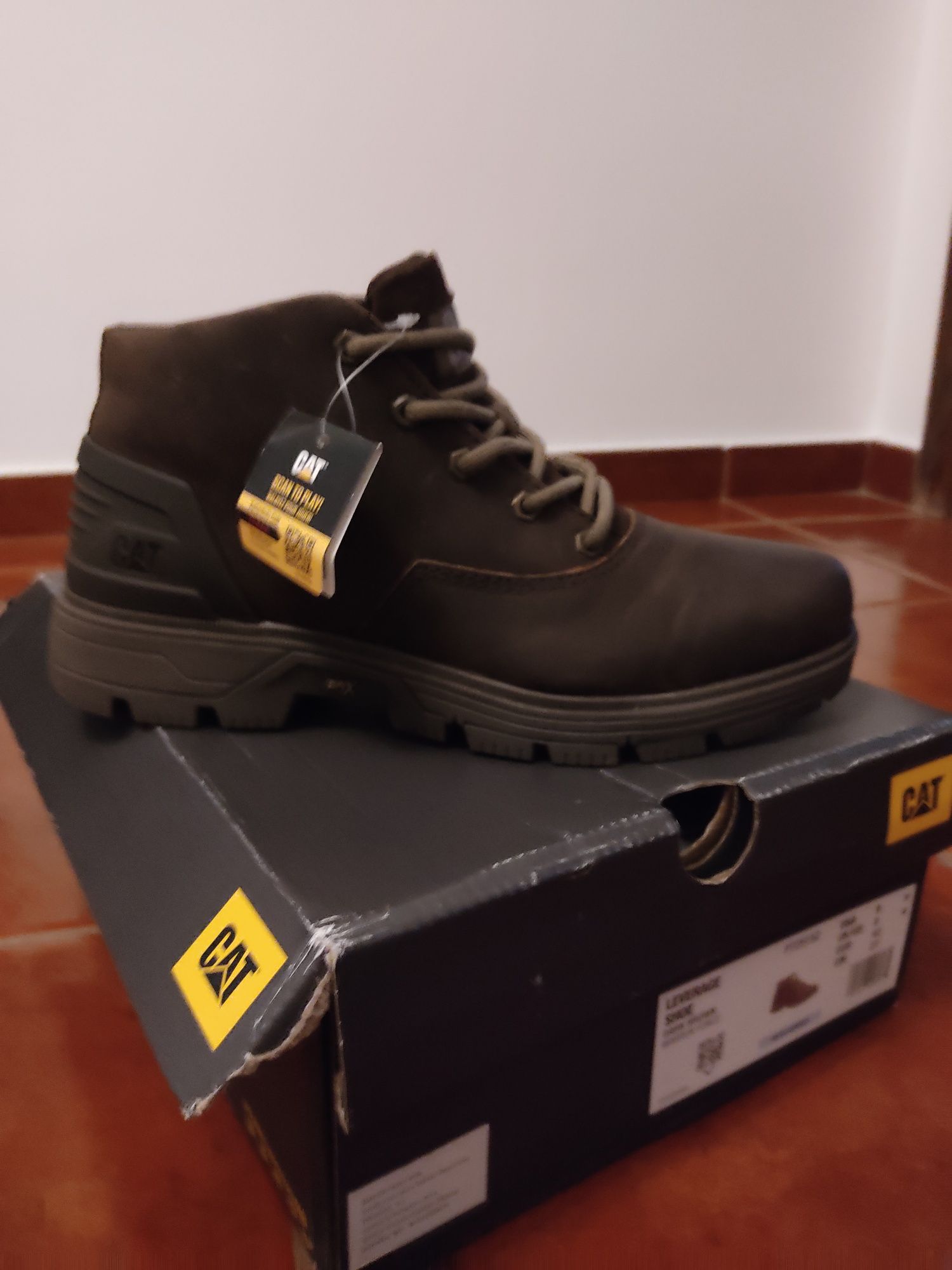 Botas Cat homem (novas em cx)