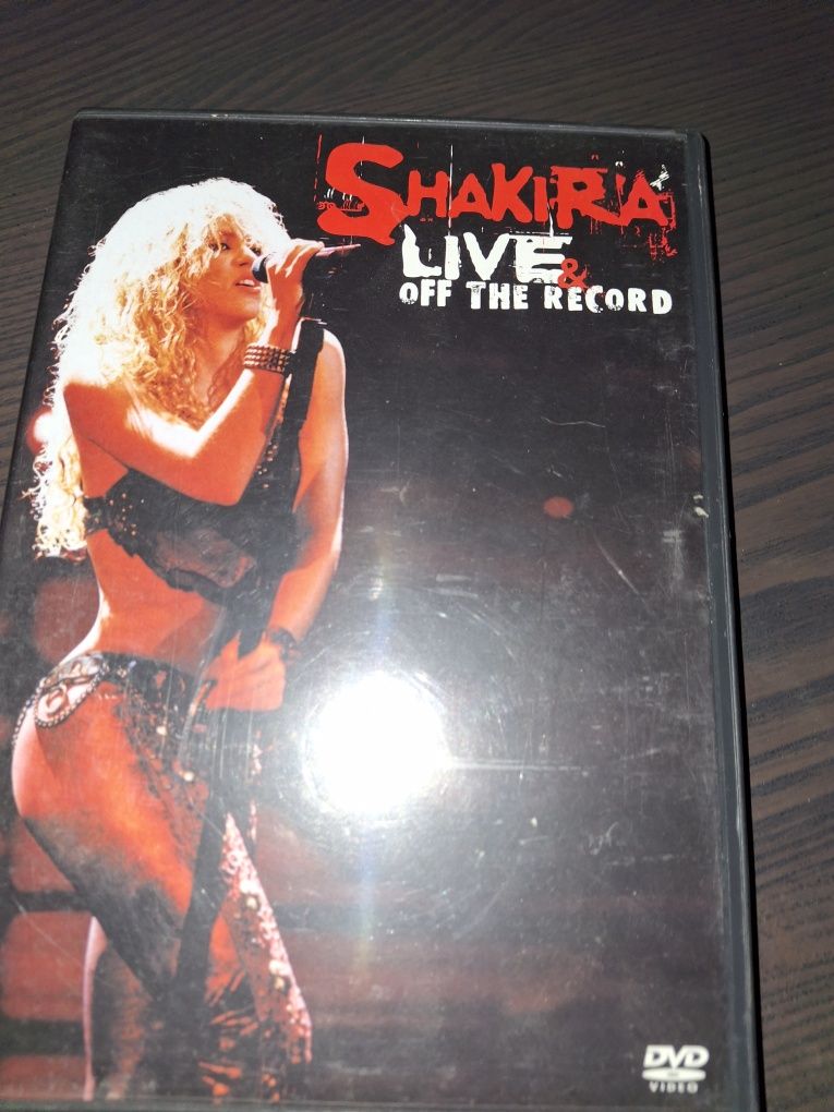 Shakira Live & Off The Record