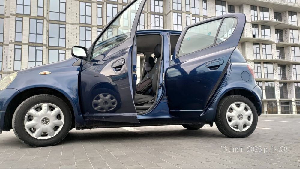 Toyota Yaris Тойота Яріс