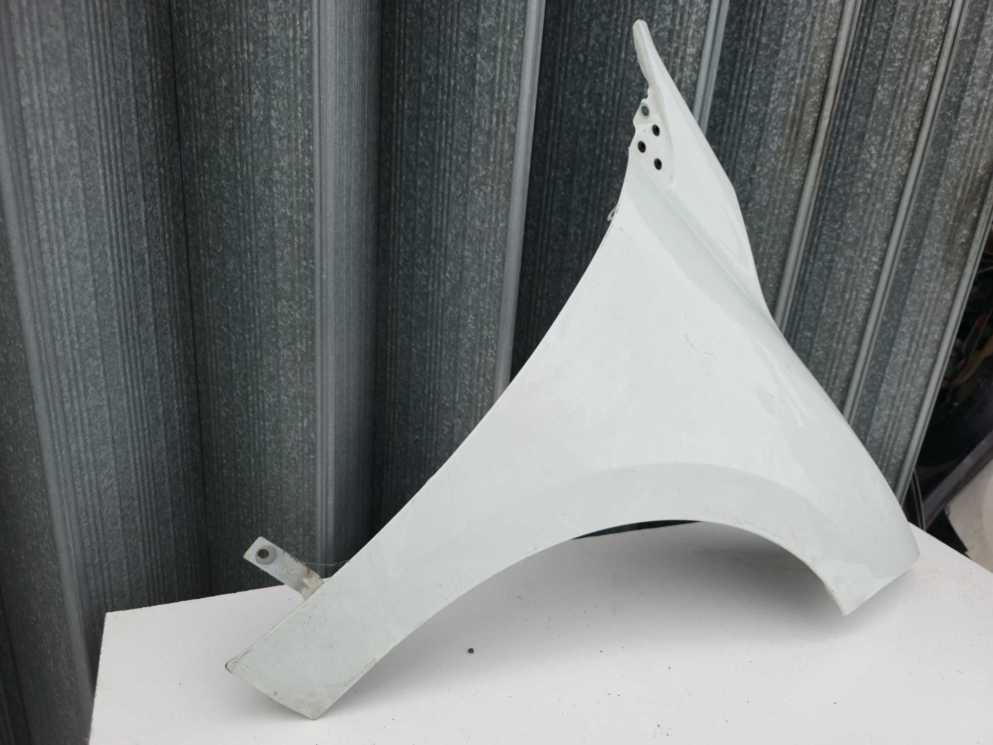 Guarda lamas direito RENAULT Megane III 3 (2008 a 2016)