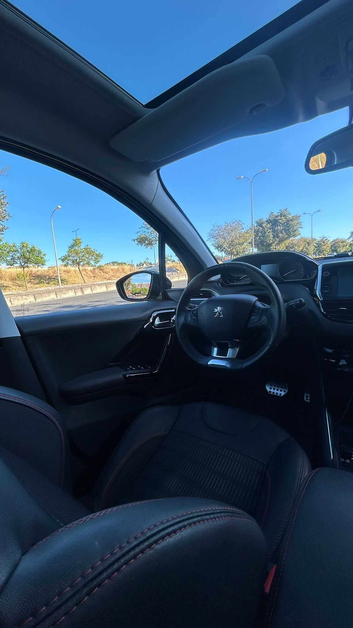 Peugeot 208 1.2 e-THP GT Line AUTOMÁTICO - TETO PANORÂMICO