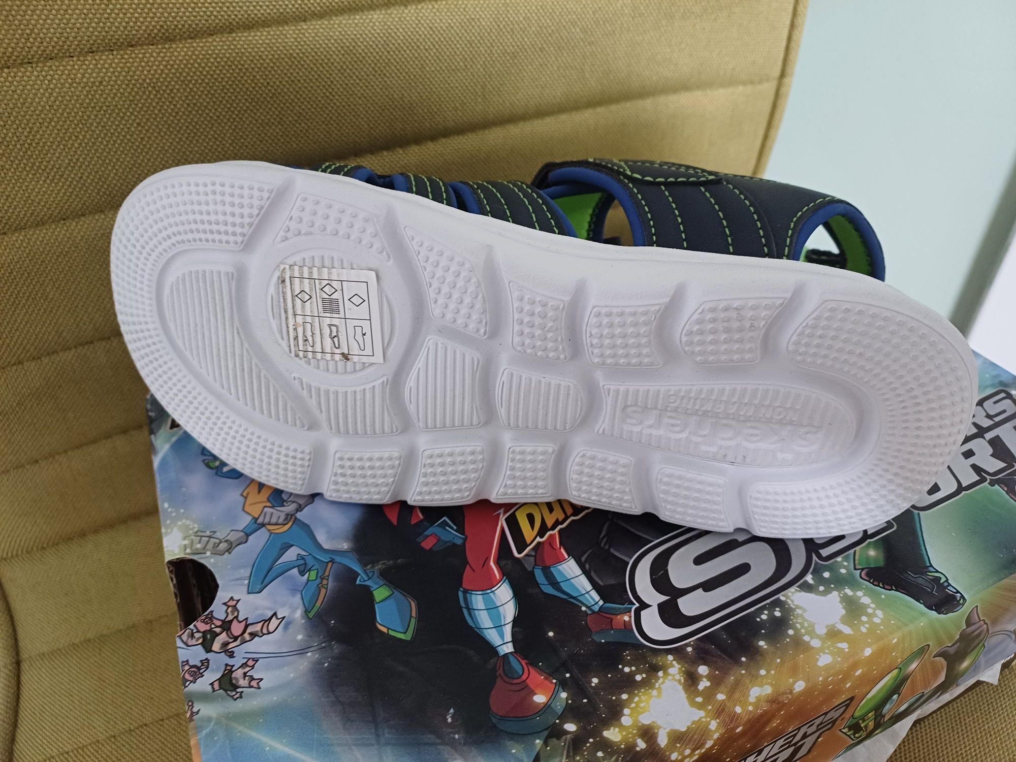 Ténis sandálias  número 34 marca: Skechers NOVOS