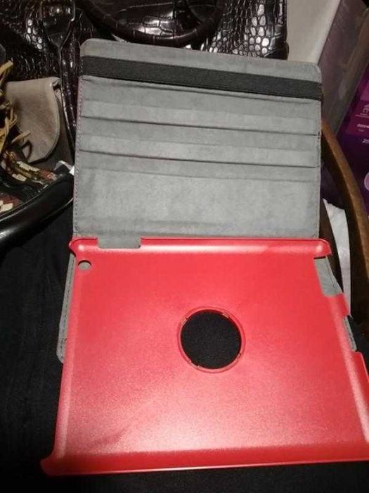 Чехол планшет красный красивый яркий
