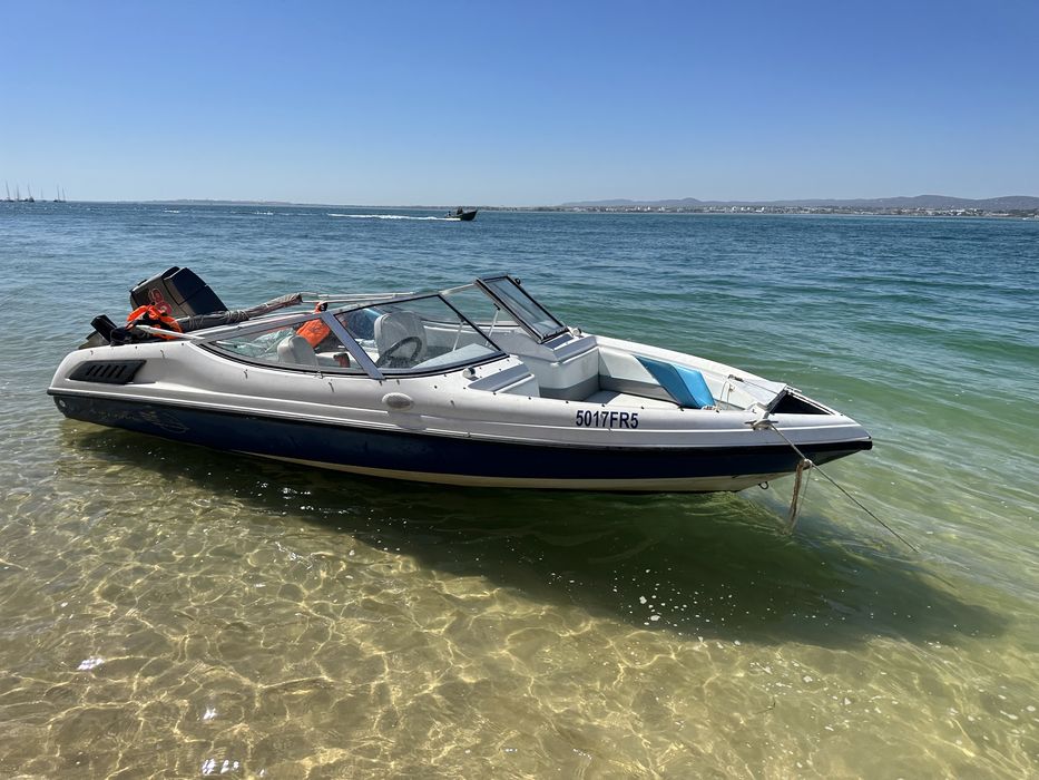 Barco Chaparral c/ motor fora de bordo, Proa Aberta 6 lugares