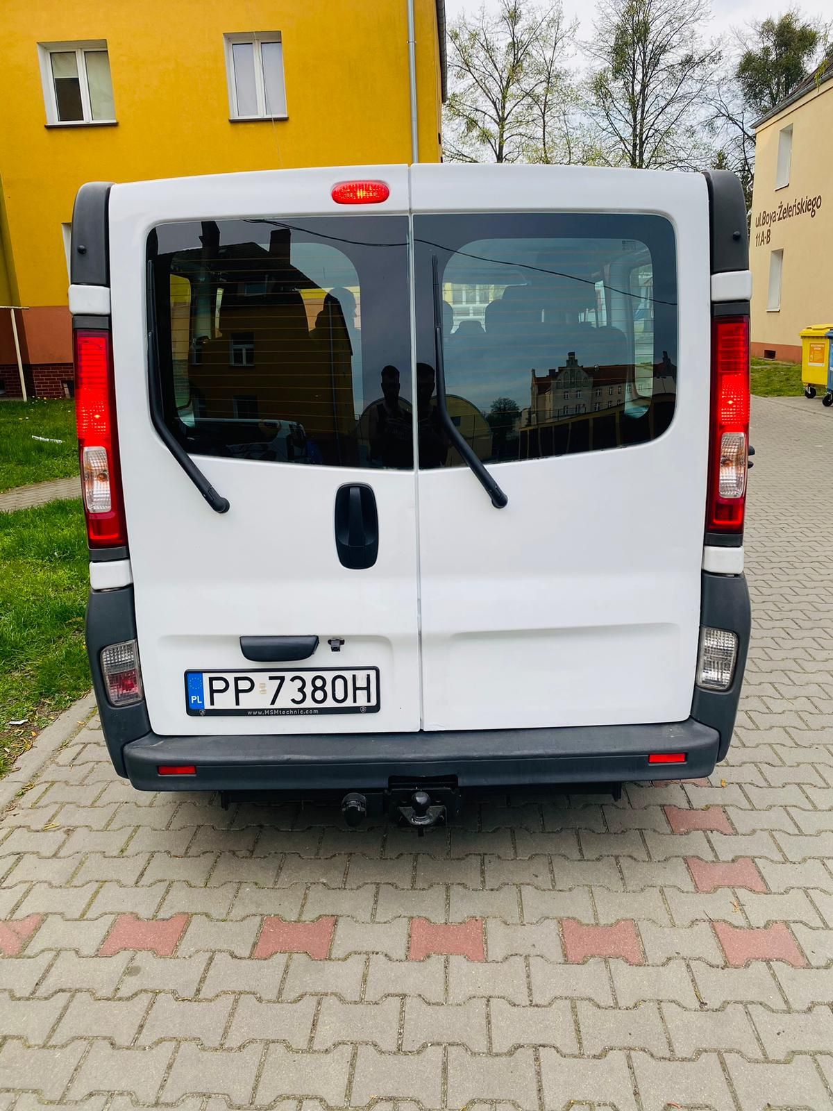 Opel Vivaro 2.0 disel 9 osobowy