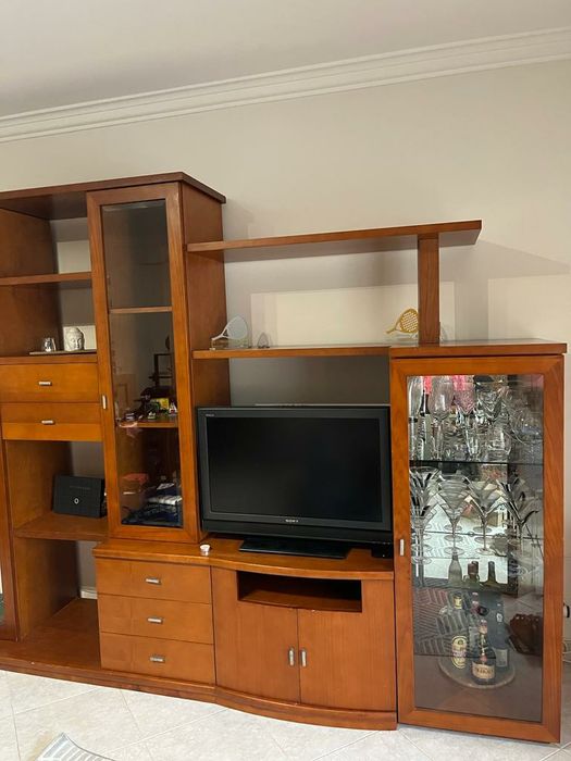 Móvel de sala em Cerejeira + mesa e cadeiras