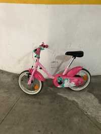 Bicicleta de menina inclui cesto da frente, trás e campainha