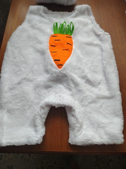 Новорічний костюм зайчика