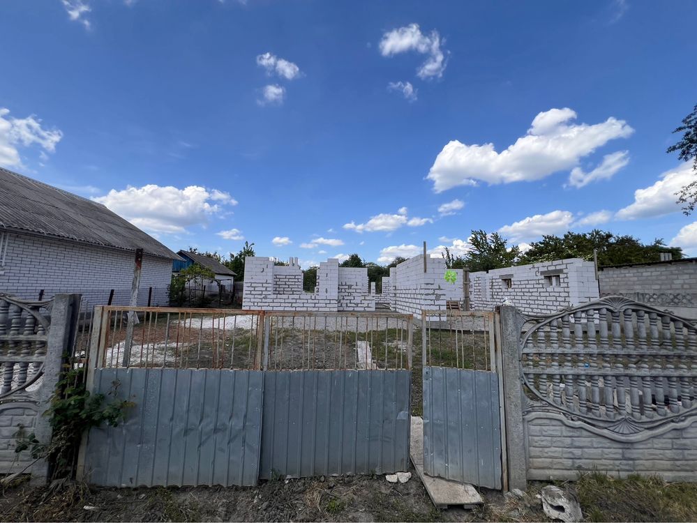 Продаж сучасного недобудованого будинку