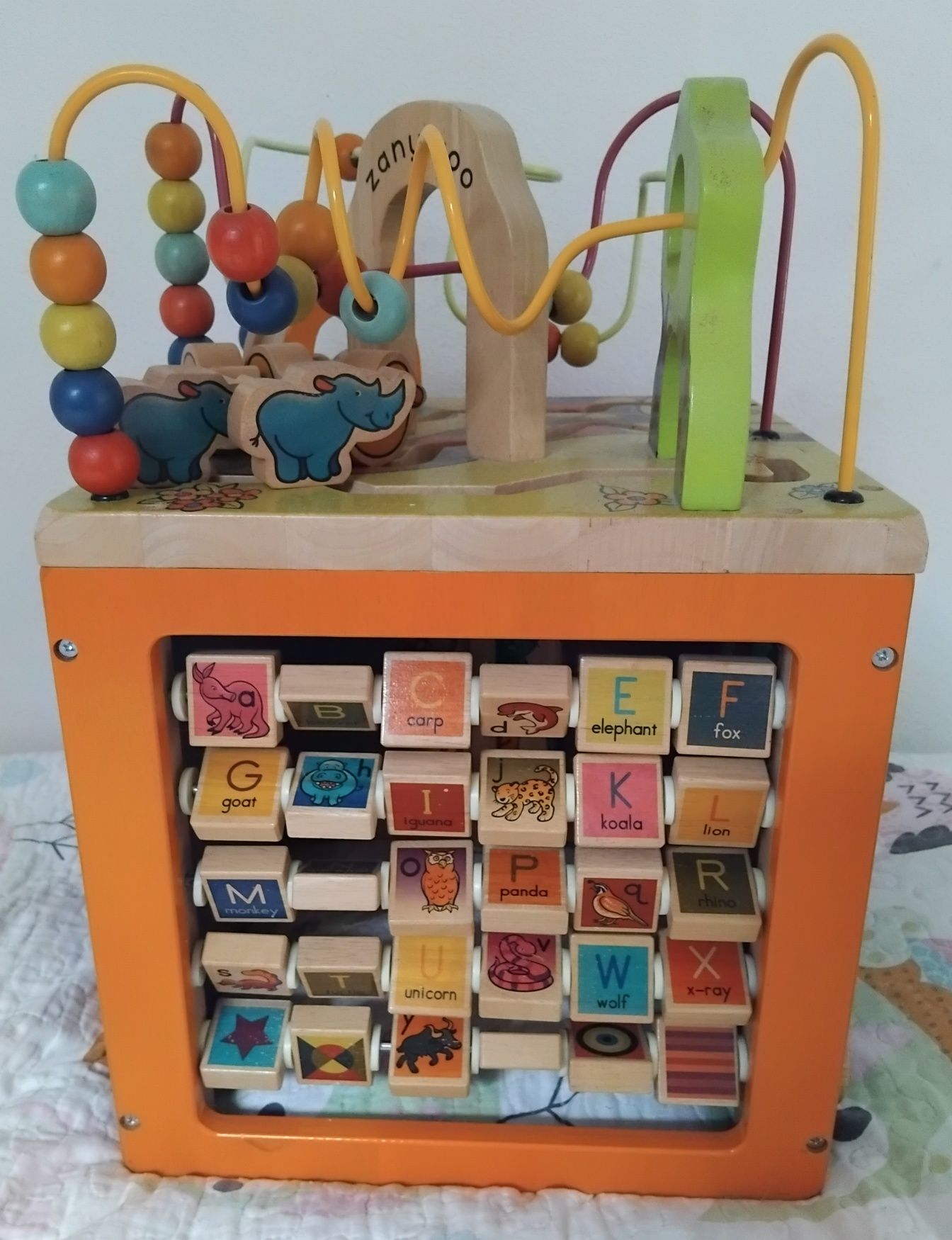 Cubo atividades madeira