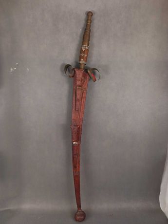 Stary afrykański miecz i dwa nożyki