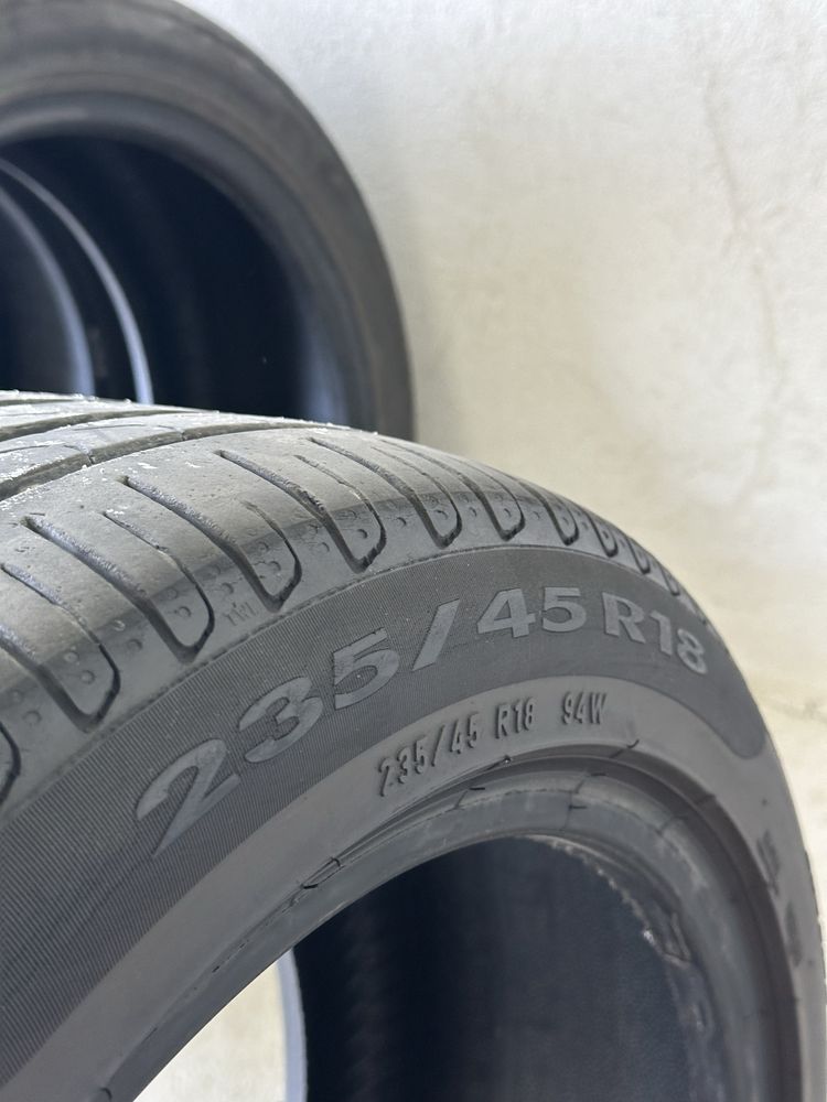 235–45-18 Pirelli Cinturato P7