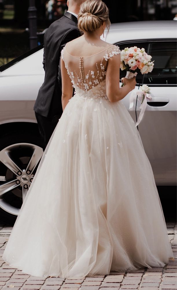 Suknia ślubna z motywem 3D
