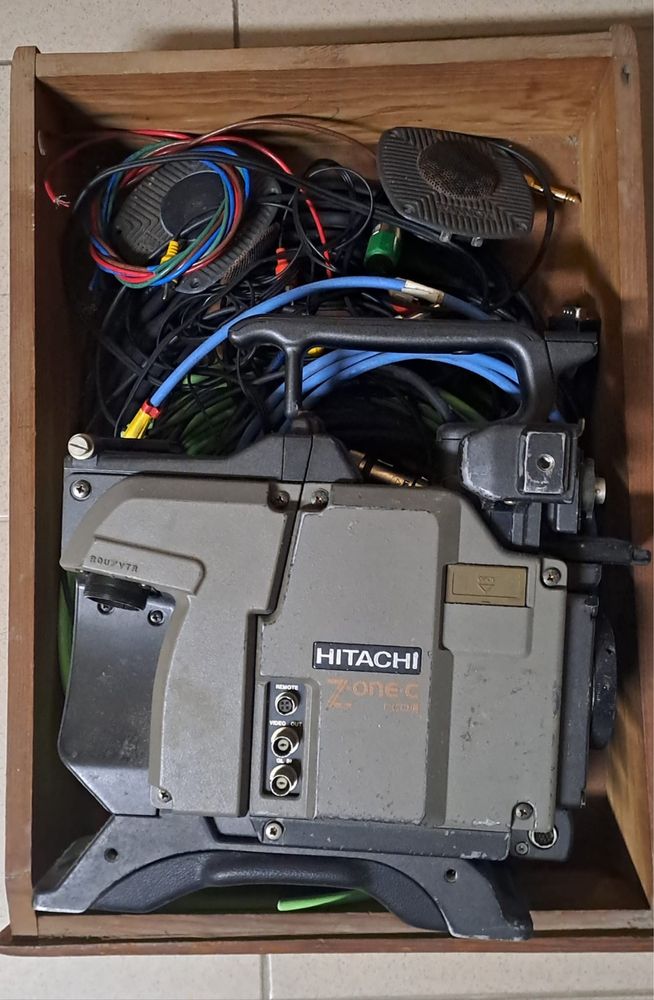 Camera de estudio Hitachi Z-one -c