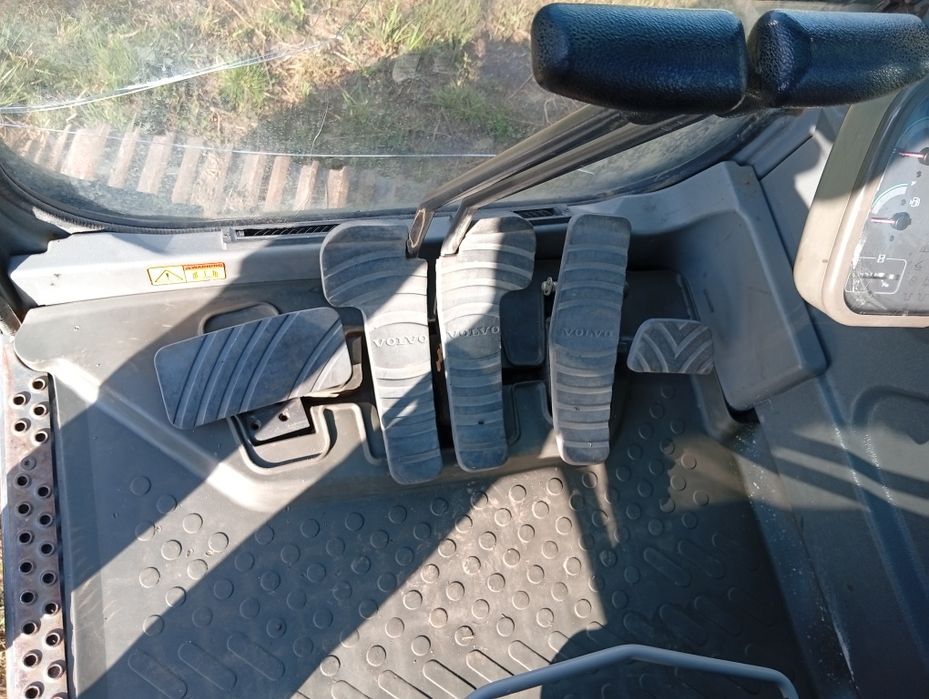 Koparka Volvo EC240BNLC 26 ton 3 łyżki