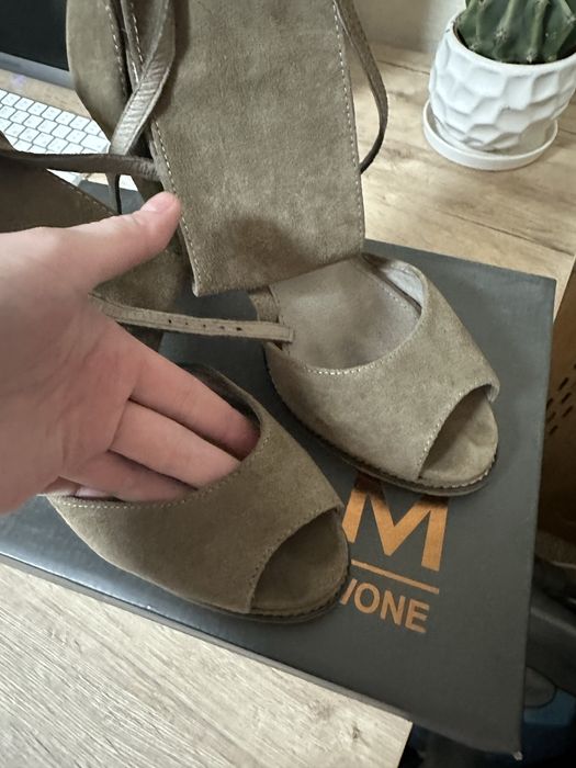 Босоніжки 41 р Stradivarius