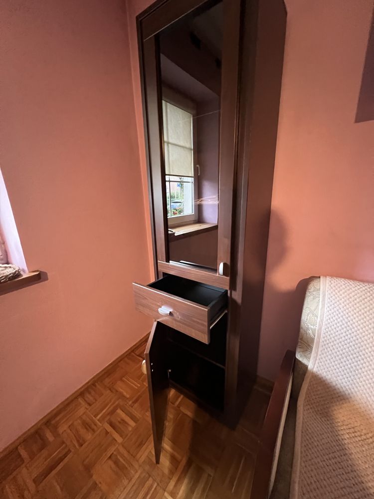 Regał ciemny brąz