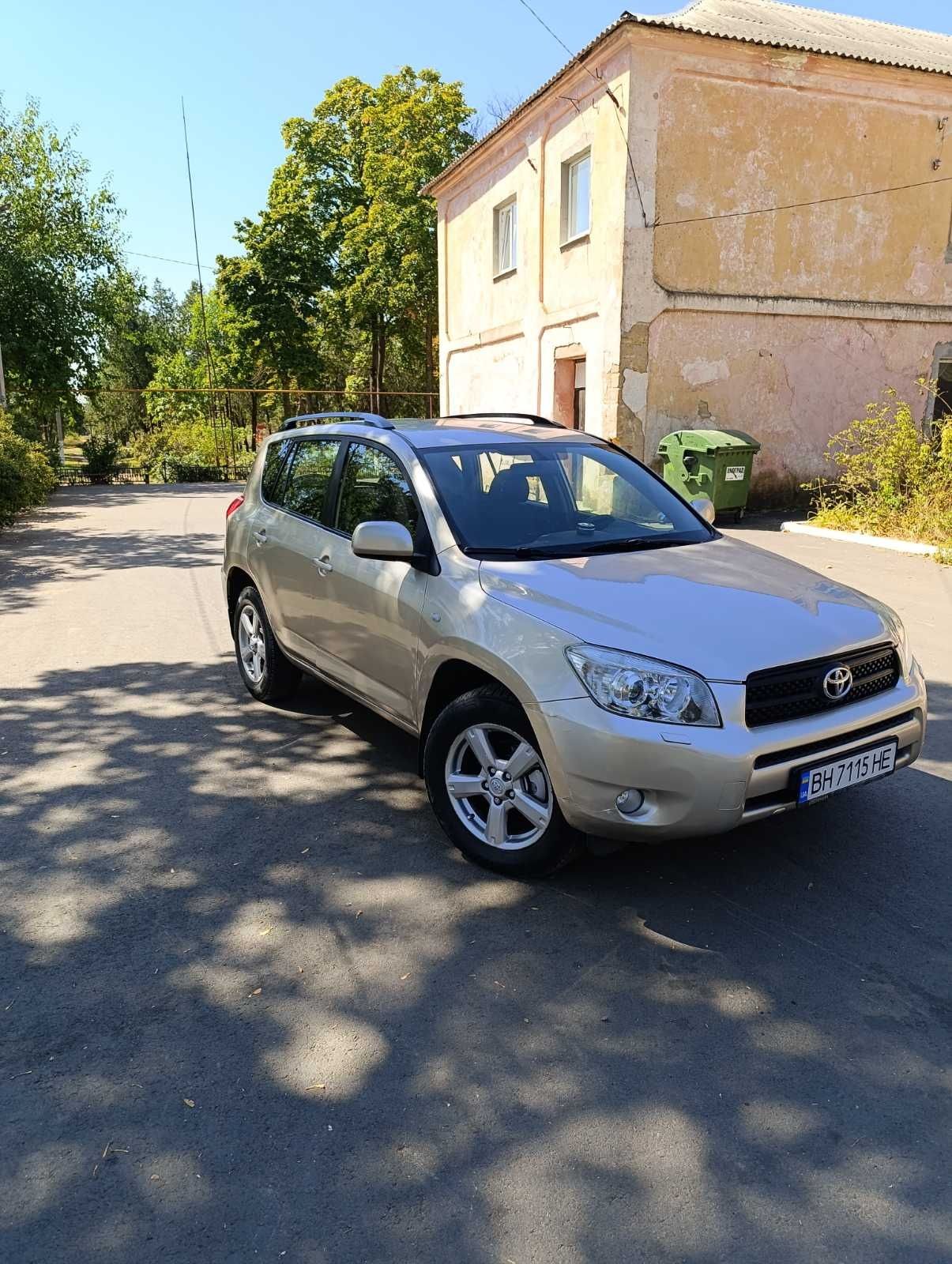 Продам toyota RAV4 автомат