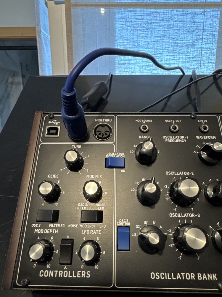 Behringer Model D