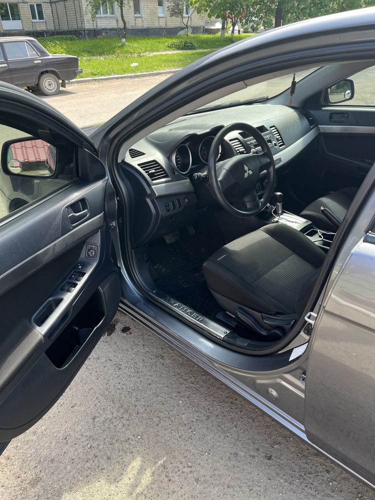 Продам MITSUBISHI Lancer