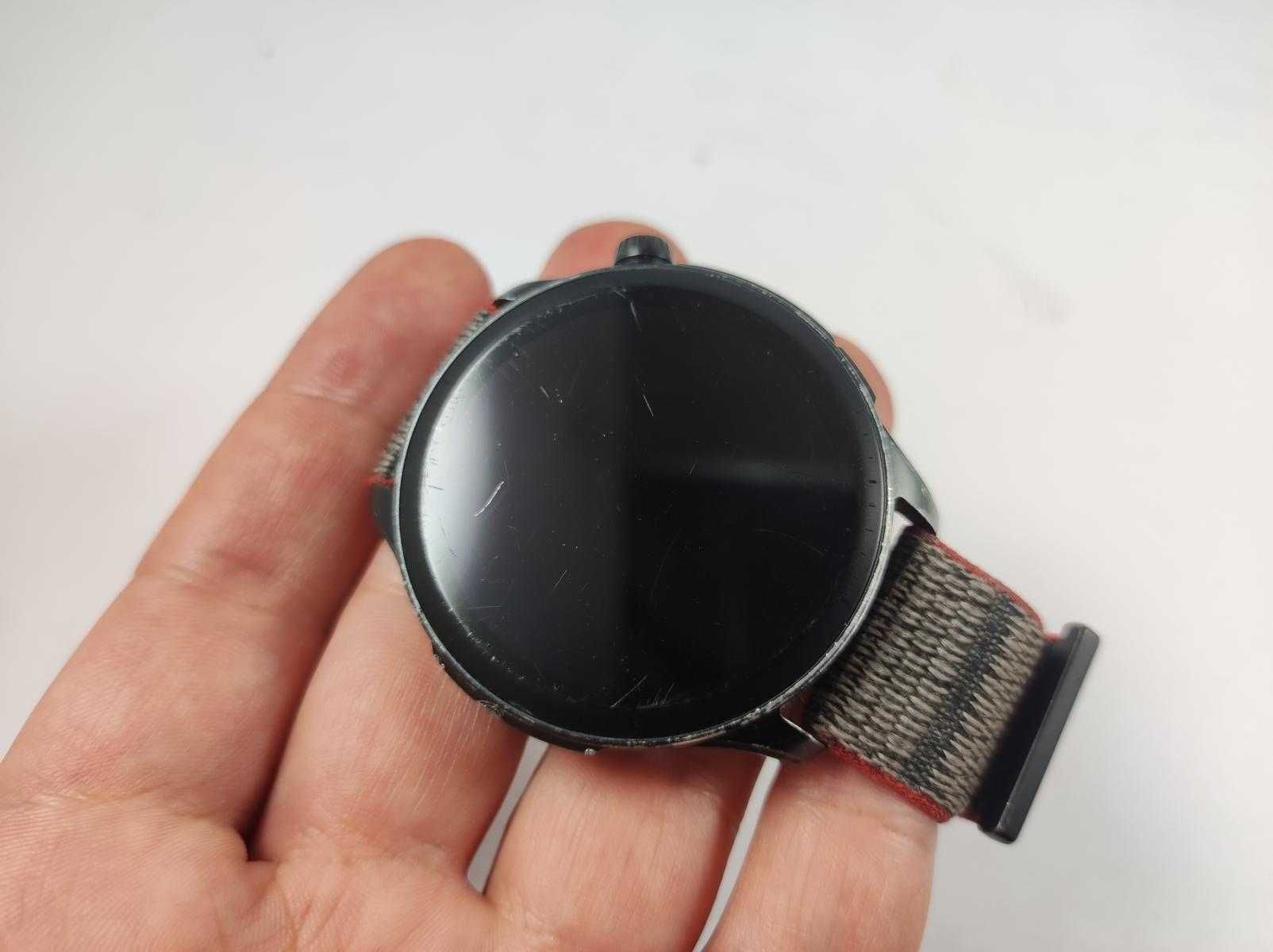 Smartwatch  AMAZFIT GTR4 rysy