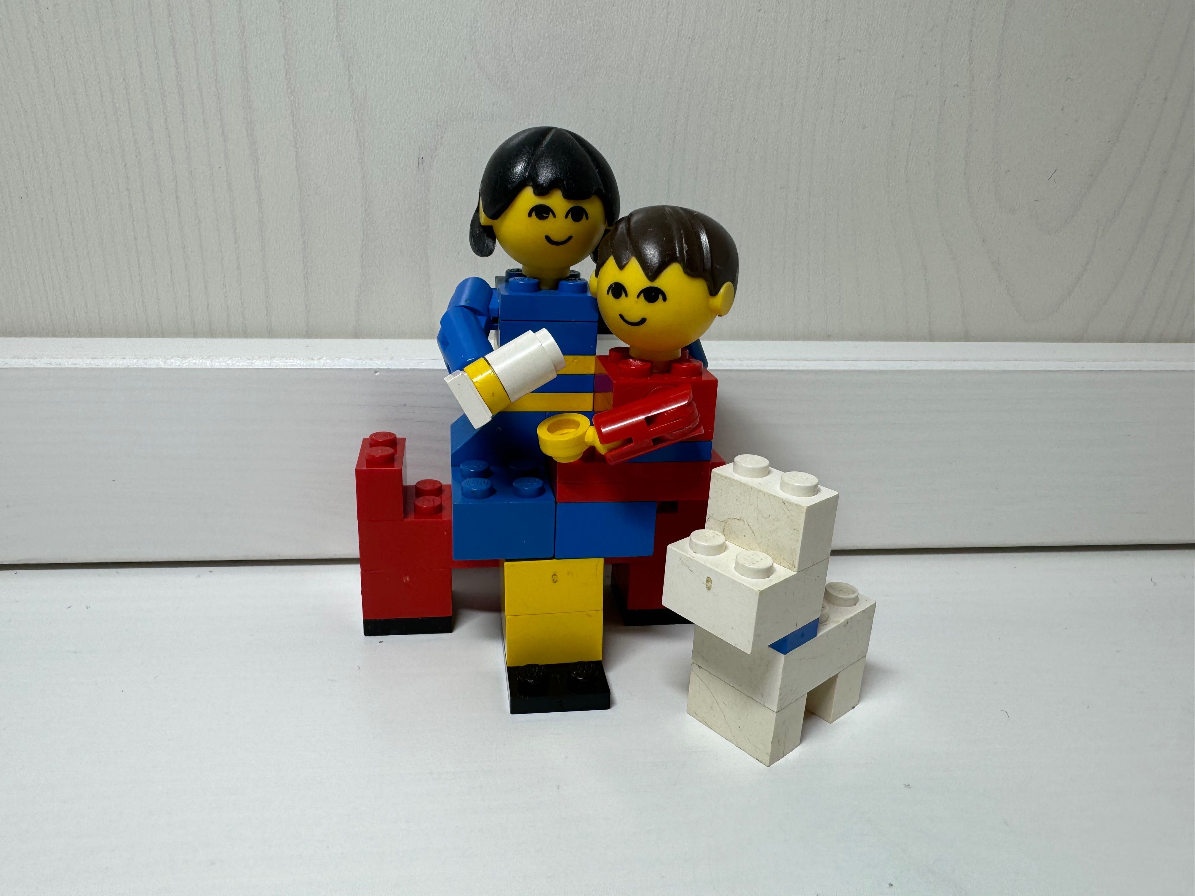LEGO zestaw 211 Mother and Baby with Dog