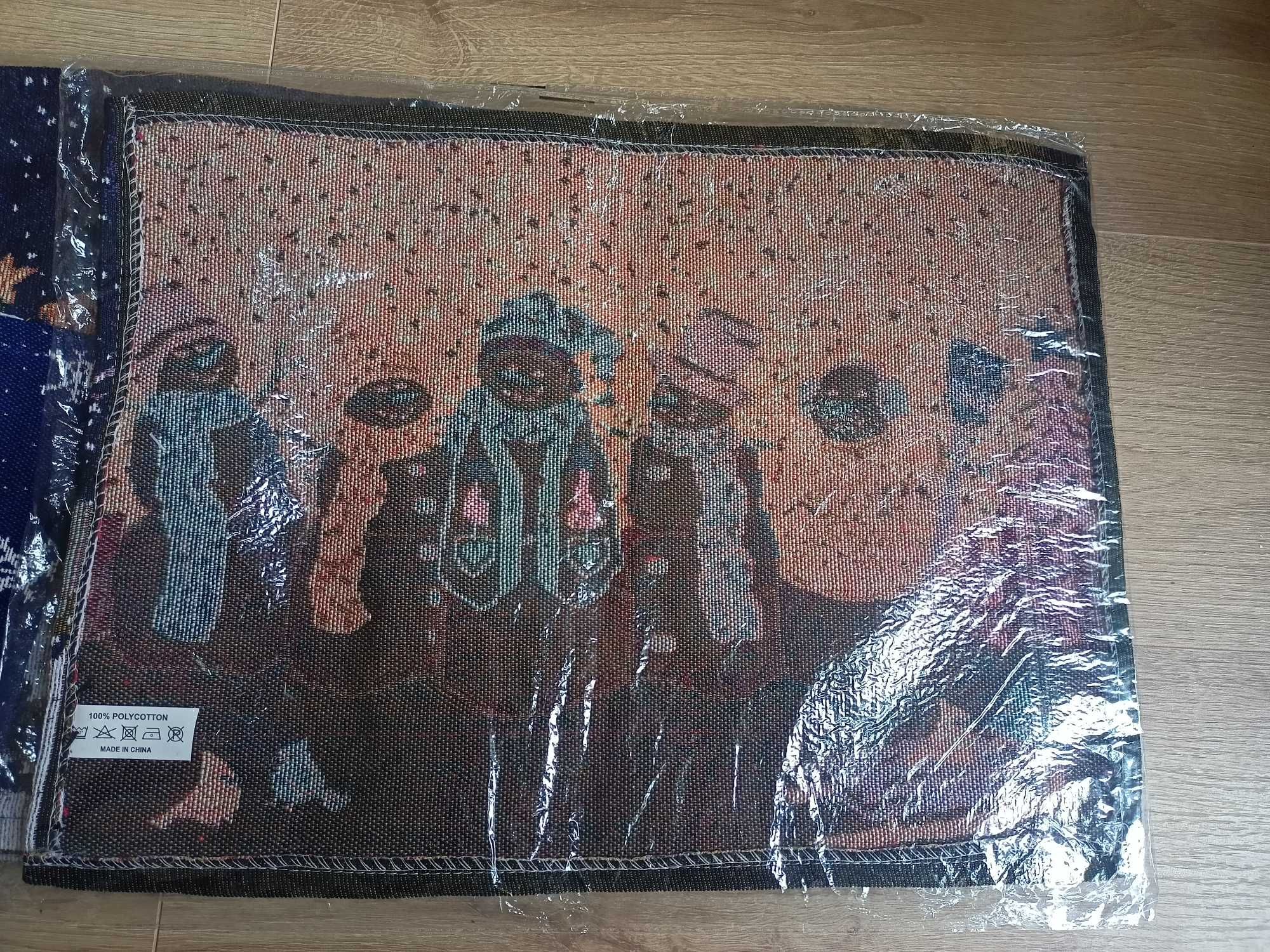 Podkładki materiałowe świąteczne na stół 4 sztuki 33 x 45 cm