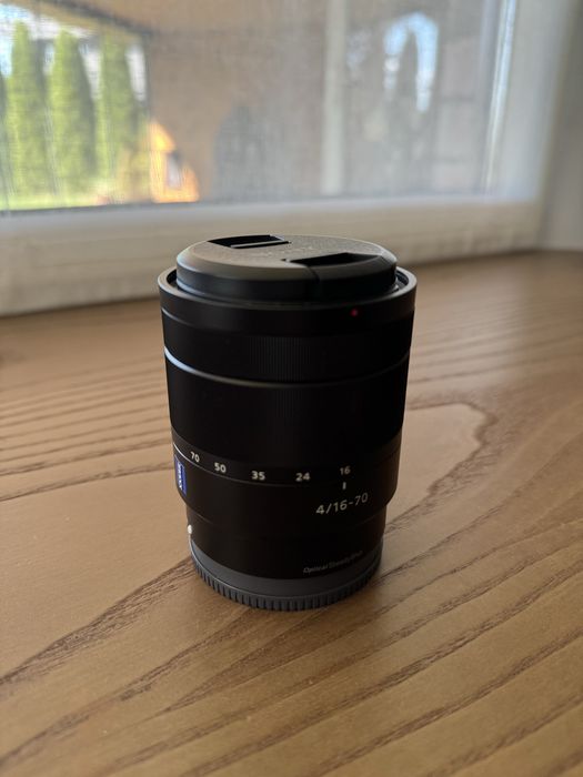 Обʼєктив Zeiss Vario-Tessar E 4/16-70 (на кроп)