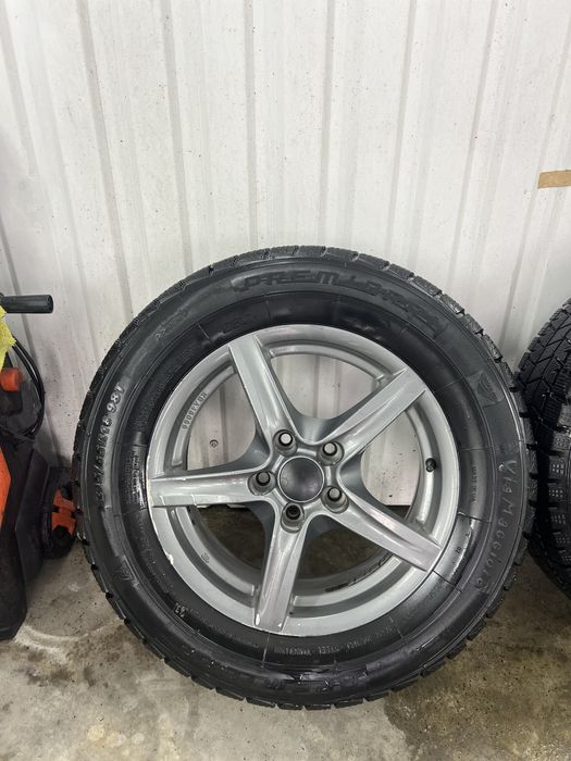 Продам диски з гумою 215/65/R16 5х114.3