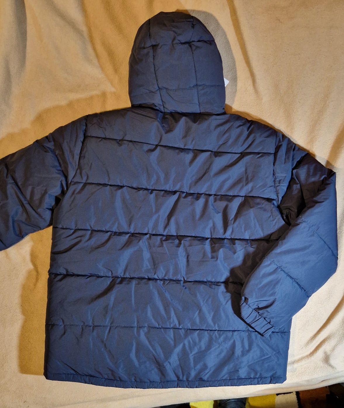 Kispo casaco blusão em azul 3xl
novo 3xl n 52-58
Fabricado e comprado