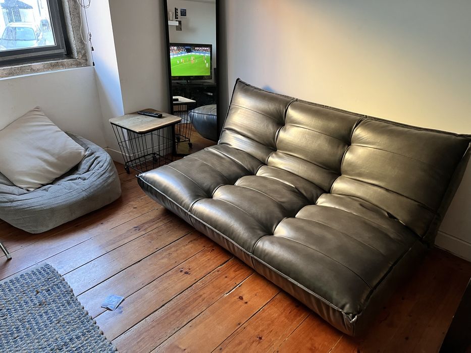 Sofá 2 lugares preto SKLUM