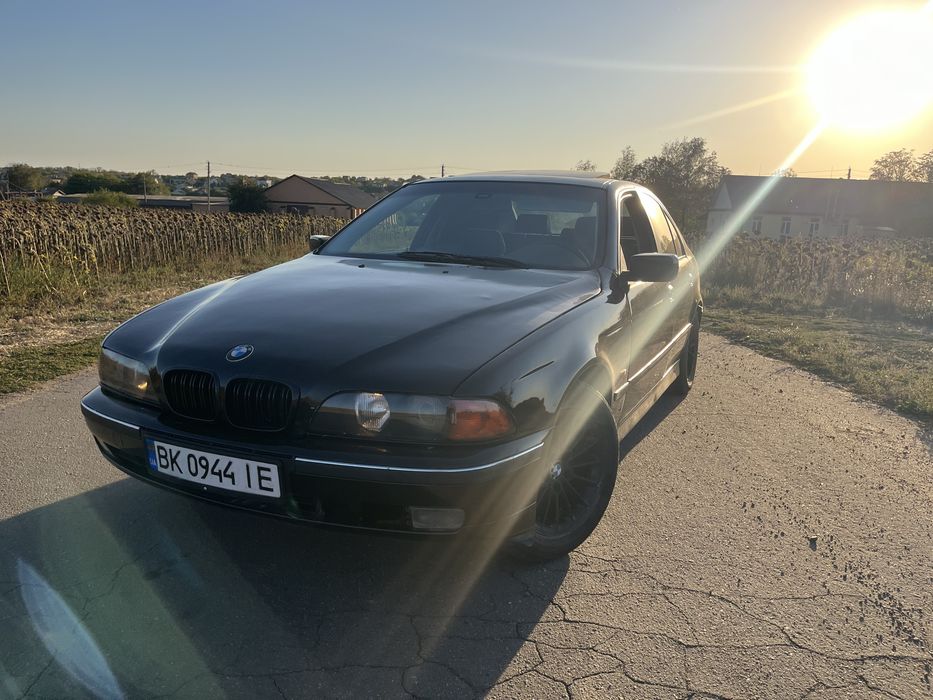 Продам бмв е39.