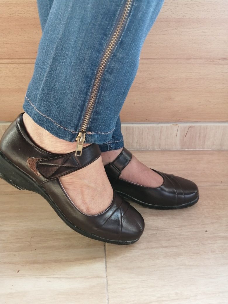 Sapatos Sueve's conforto pele castanha 37