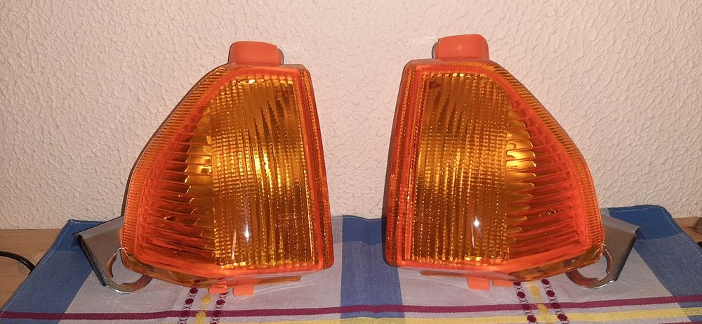 Ford Escort Mk3 - Piscas da Frente.