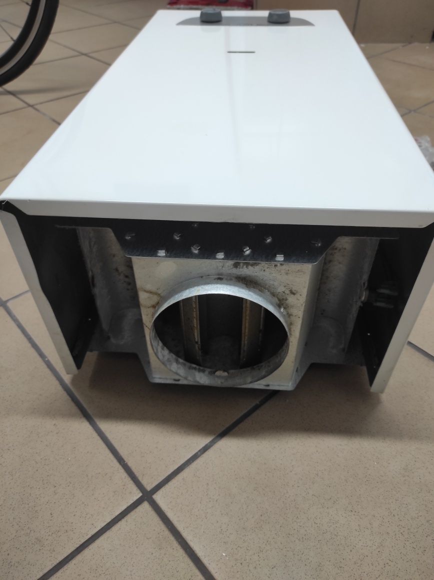 Piecyk gazowy, podgrzewacz wody Ariston Fast RX 2022r.