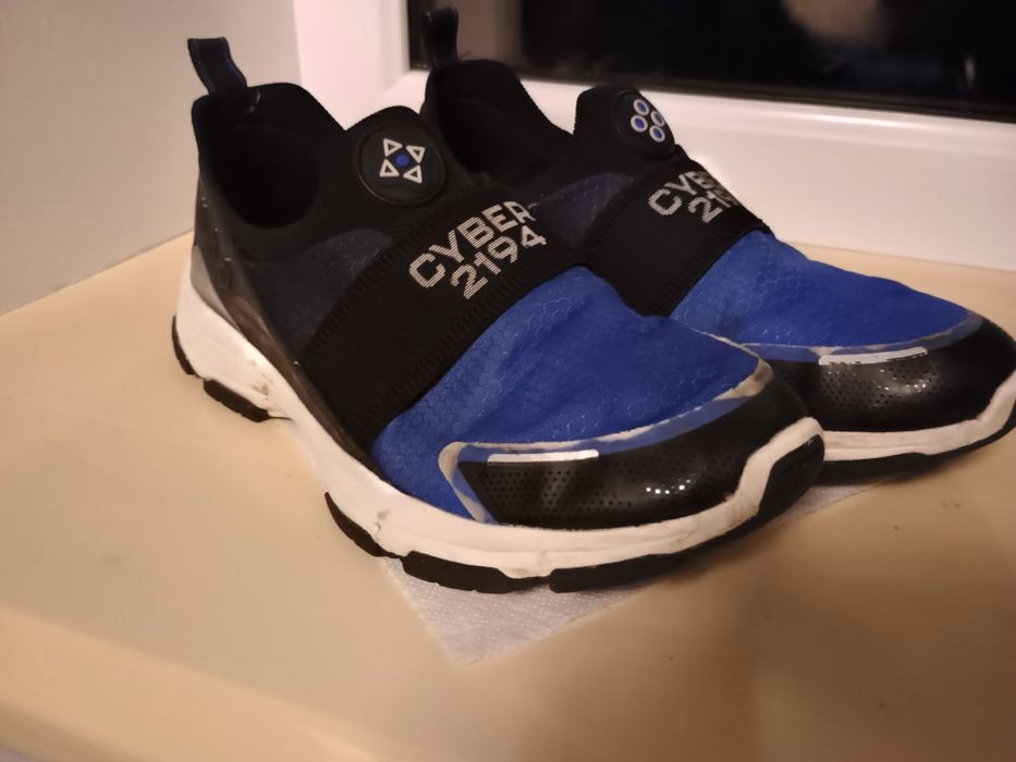 Продам кросівки Zara