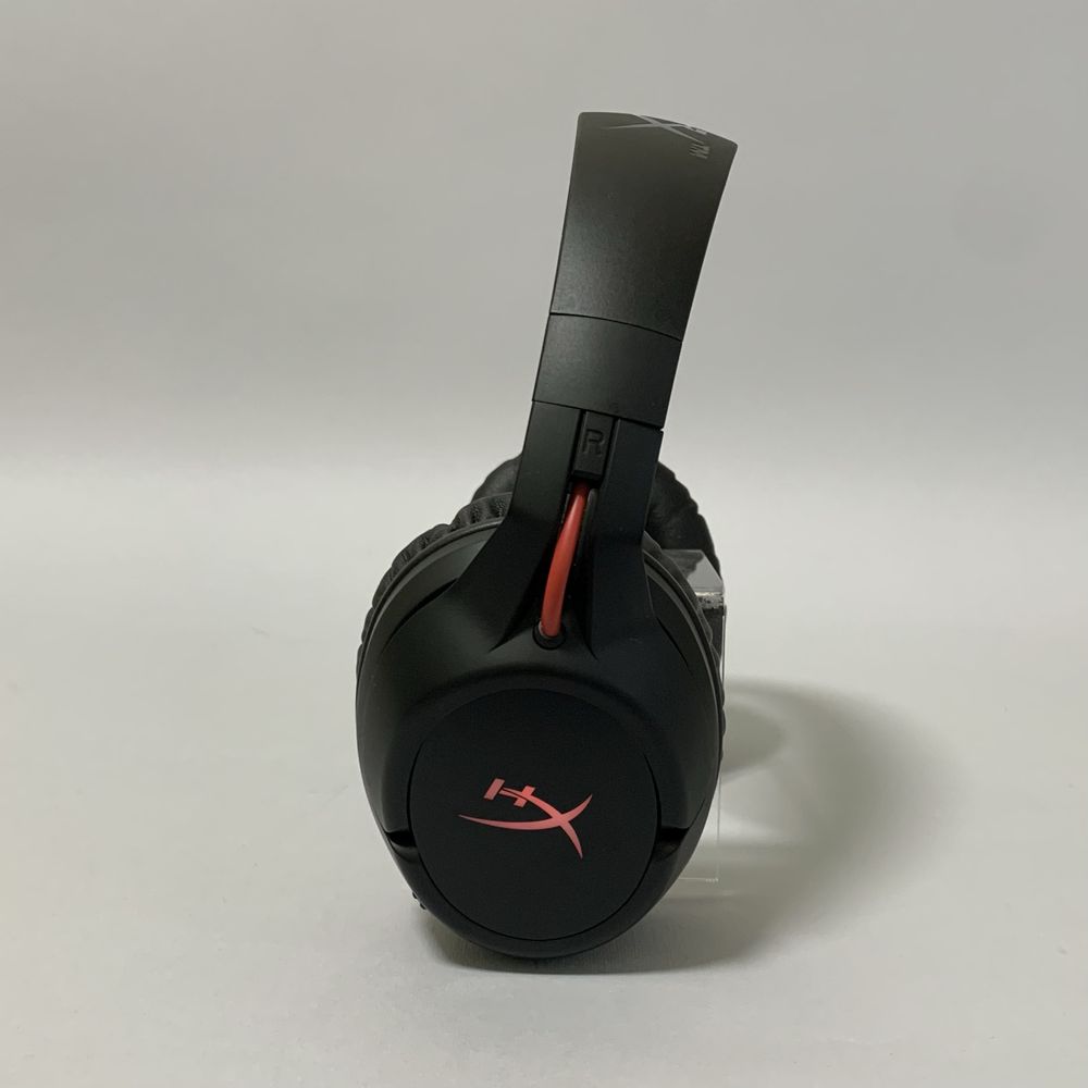 Геймерские беспроводные наушники HyperX Cloud Flight Wireless