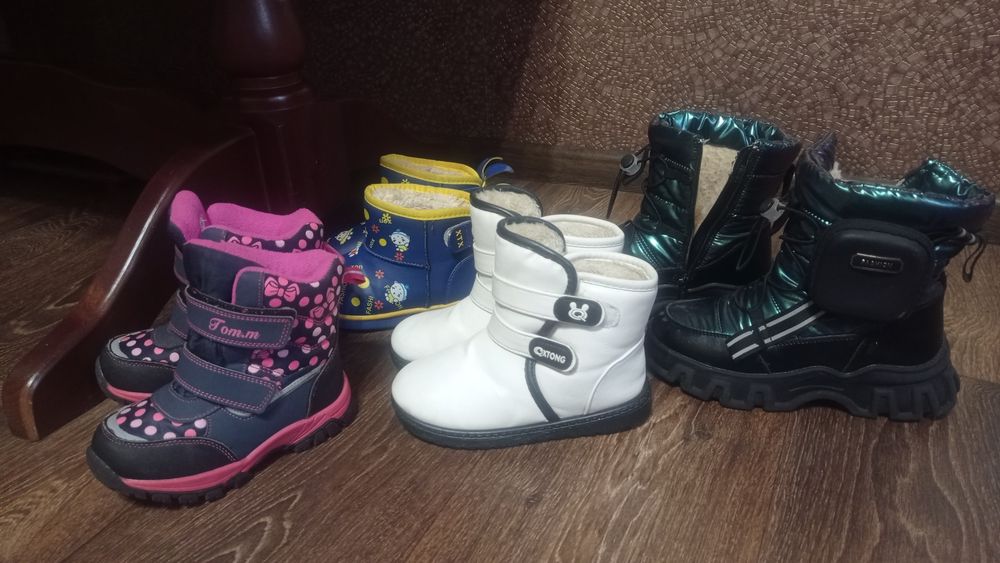 Зимові термоботинки, сапожки, угги, ботинки