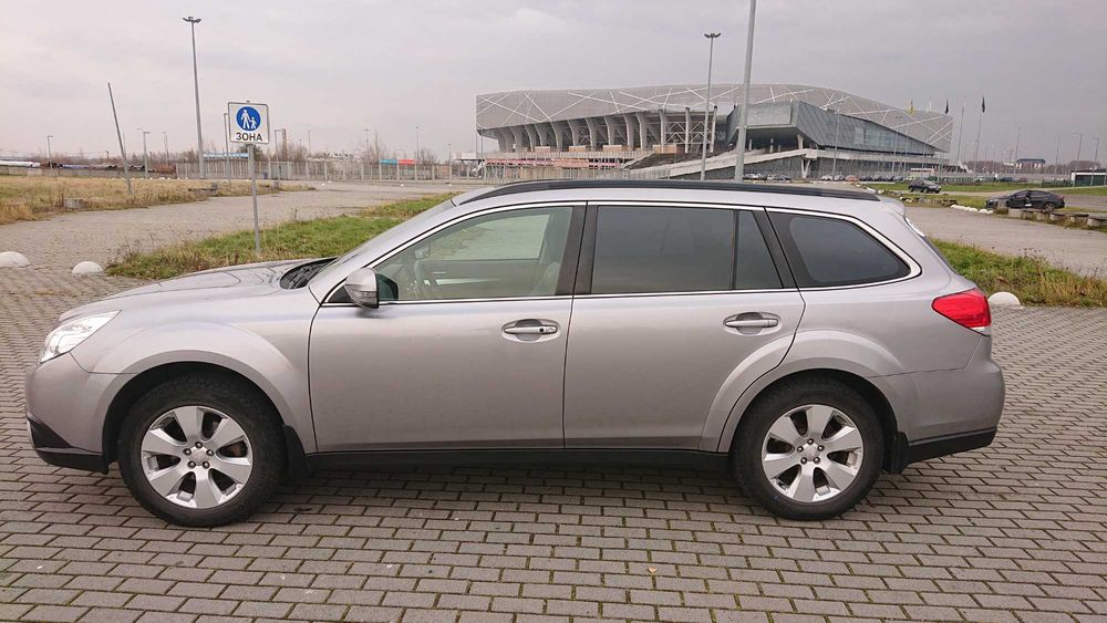 Продам автомобіль SUBARU Outback