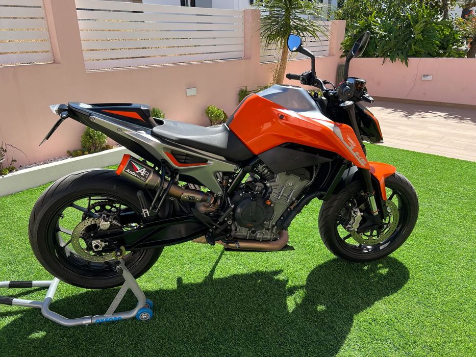 KTM Duke  790