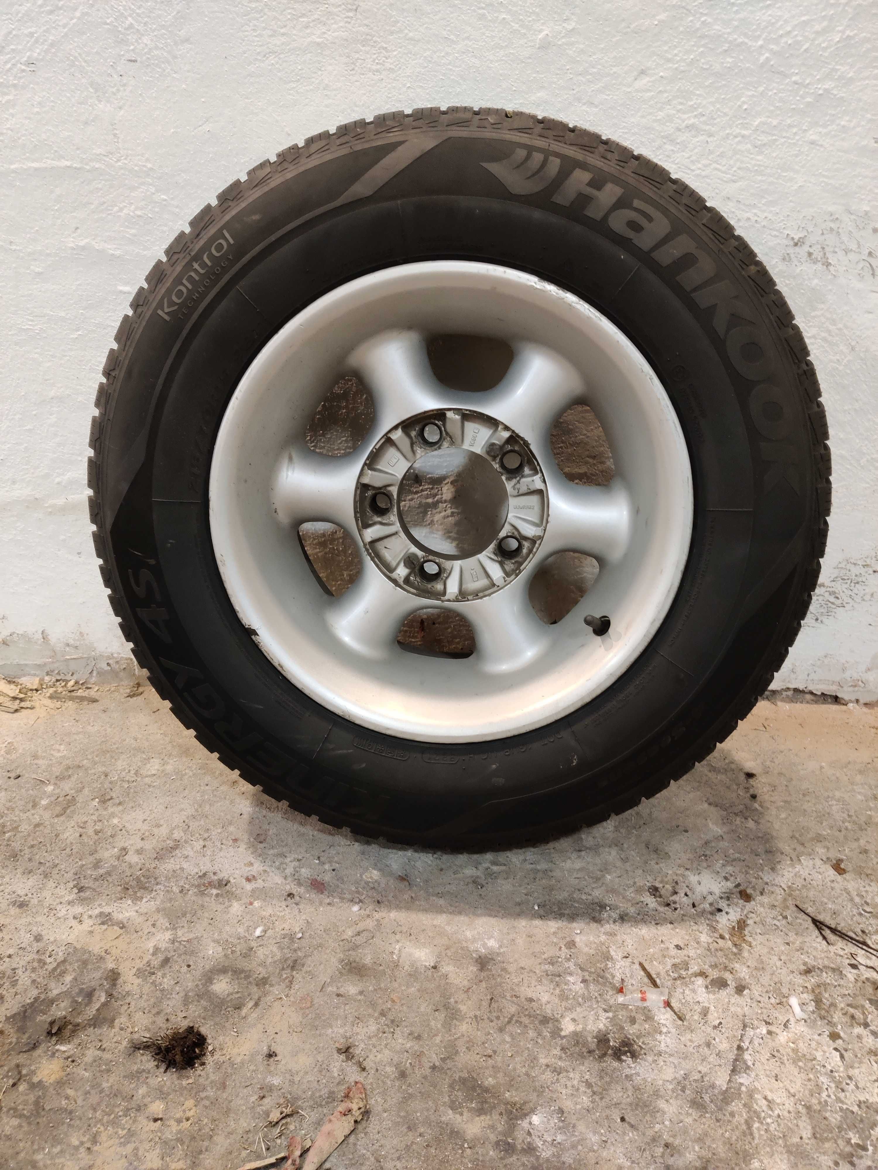 Koła Felgi 15" 5 śrub, opony 215/70 R15"