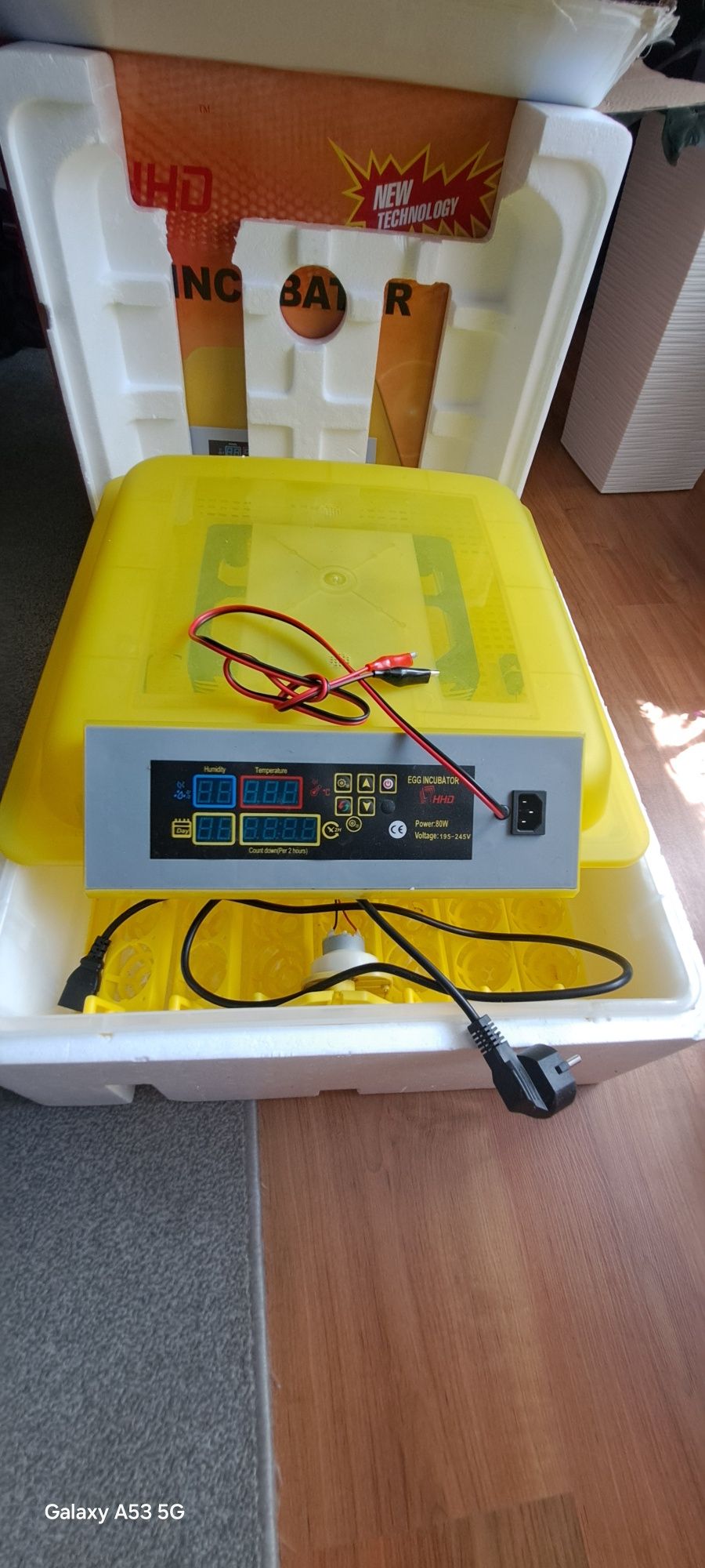 Sprzedam inkubator na 56 jajek tylko raz użyty stan bardzo dobry