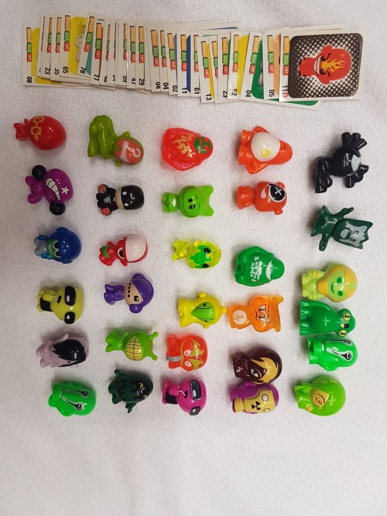 Figurki ludziki Gogos crazy bones i naklejki