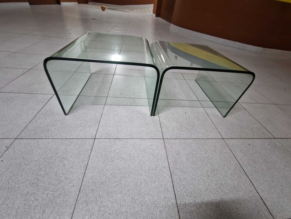 Mesas de apoio em vidro