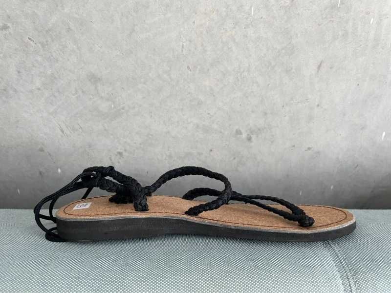 Nowe sandałki czarne korkowe, sandały rzymskie, wiązane