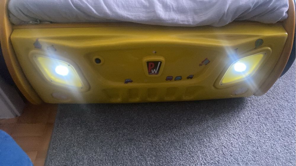 Łózko samochód chłopięce